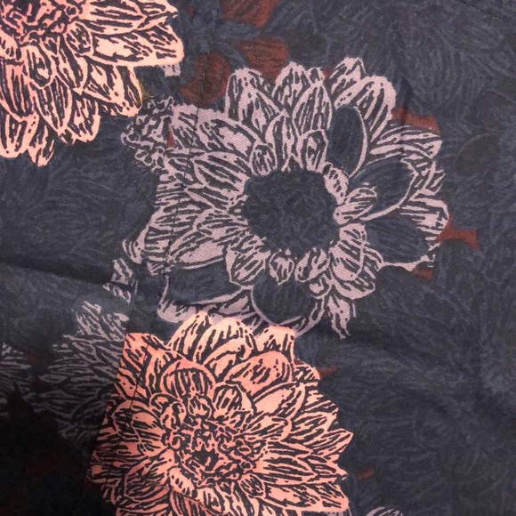 SCRUB TOP - Picture 3 of 3